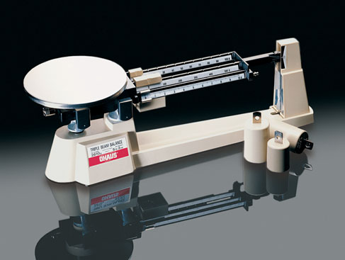 Triple beam balance